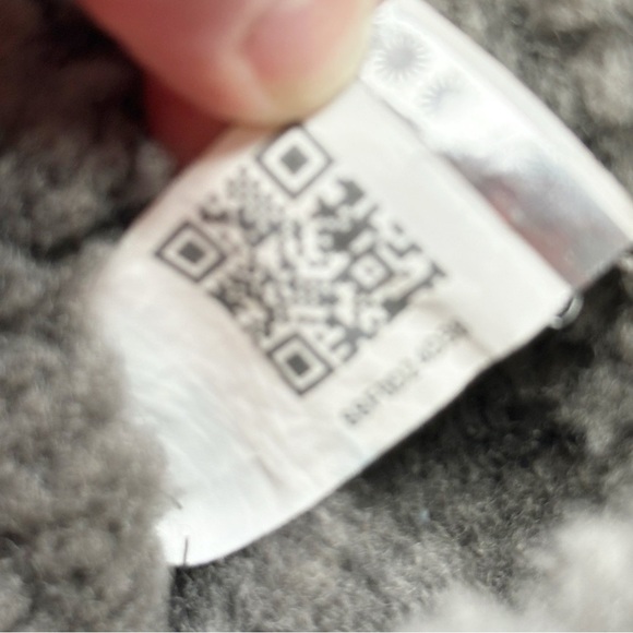 UGG Australia Bailey Button Boots - Picture 9 of 12